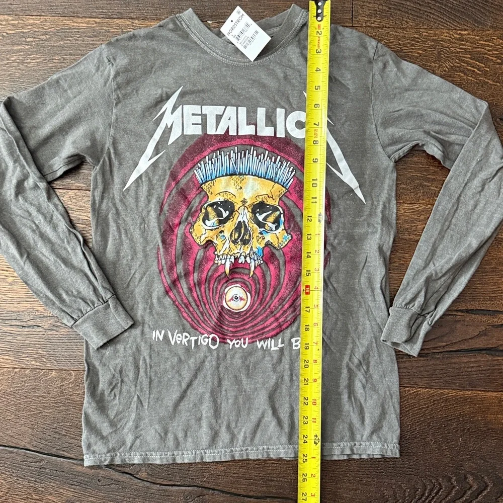 Metallica Men's Officially Licensed Vertigo Vintage Wash Long Sleeve Tee Small
